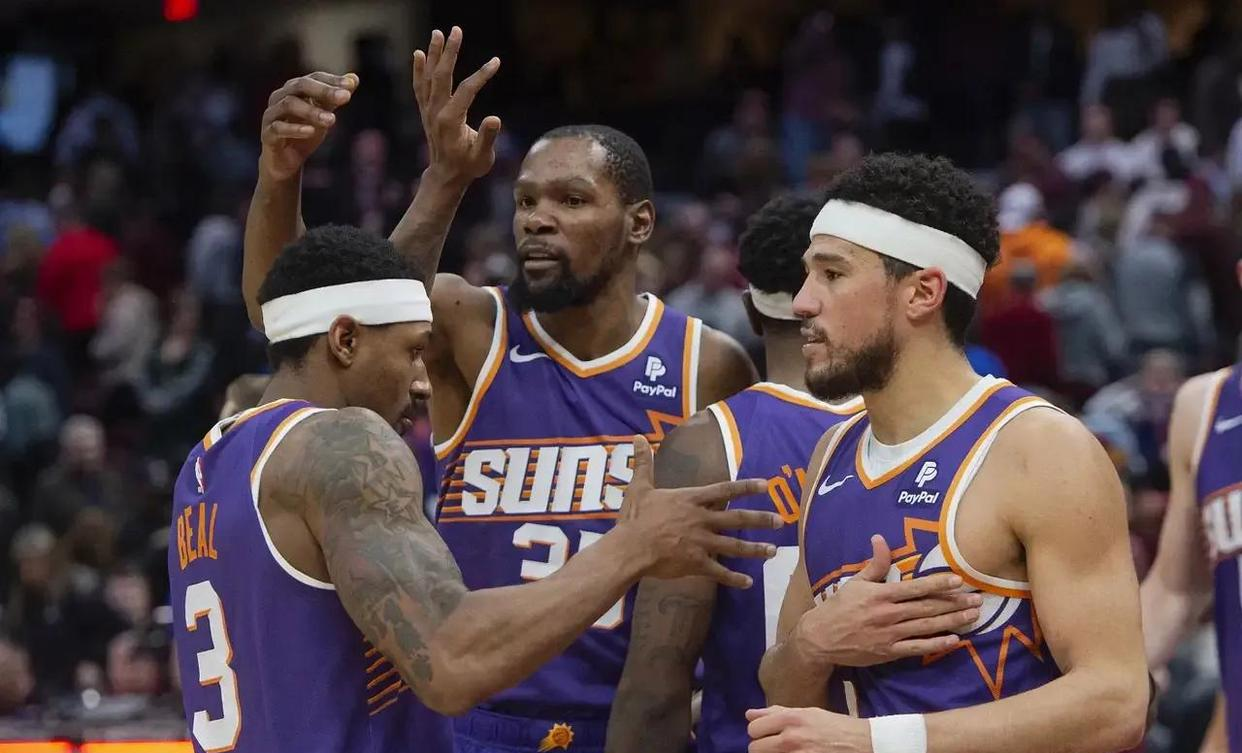 爱游戏体育-关于里程碑夜！菲尼克斯太阳强势反弹，NBA常规赛今晚刷纪录，气氛紧张，年轻球员得到机会的信息