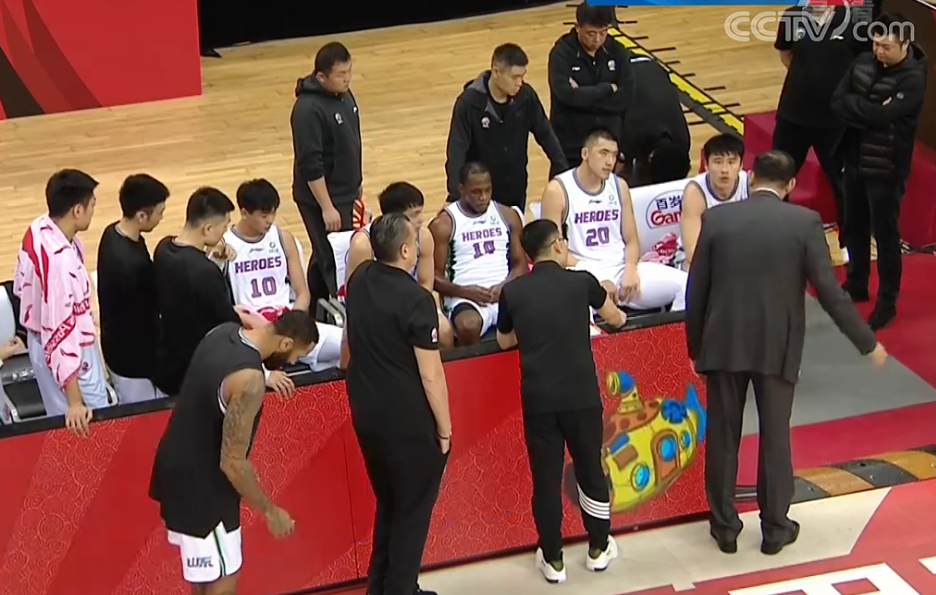 爱游戏APP-关于赛后山东男篮强势反弹：社区盾节点到来，管理层满意，轮换策略成焦点的信息