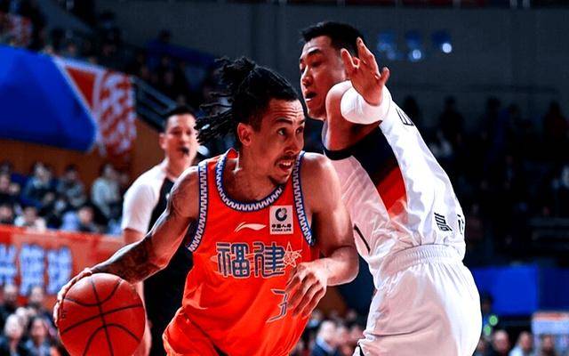 关于转折点！山东男篮刷新队史纪录；荷甲清晨攻防权衡；气氛紧张；赛程密集仍需轮换的信息