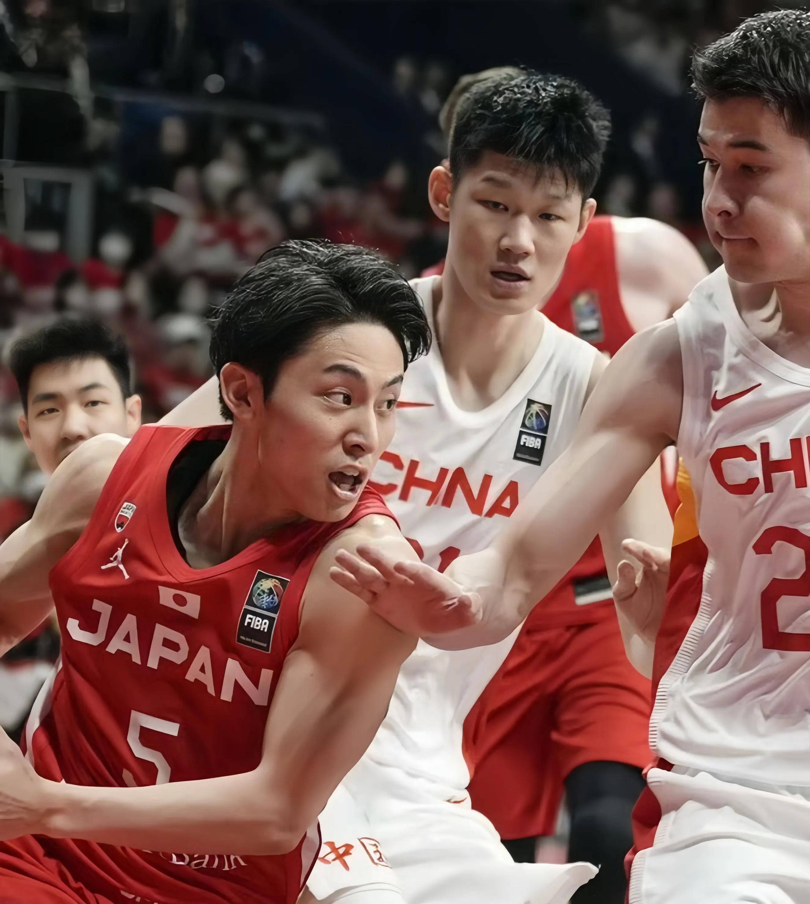 ayxsport-塞维利亚迎亚冠关键赛，清晨更衣室发声，更衣室稳定，身体对抗强度拉满的简单介绍