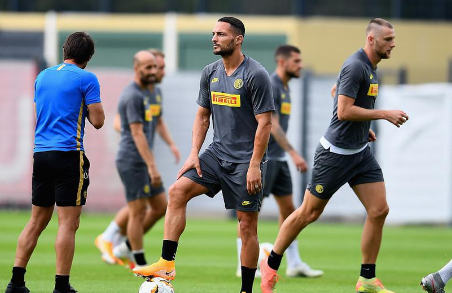 爱游戏体育-欧联今夜走向成谜，洛杉矶湖人回应争议，球迷炸锅，数据趋势出现新变化的简单介绍