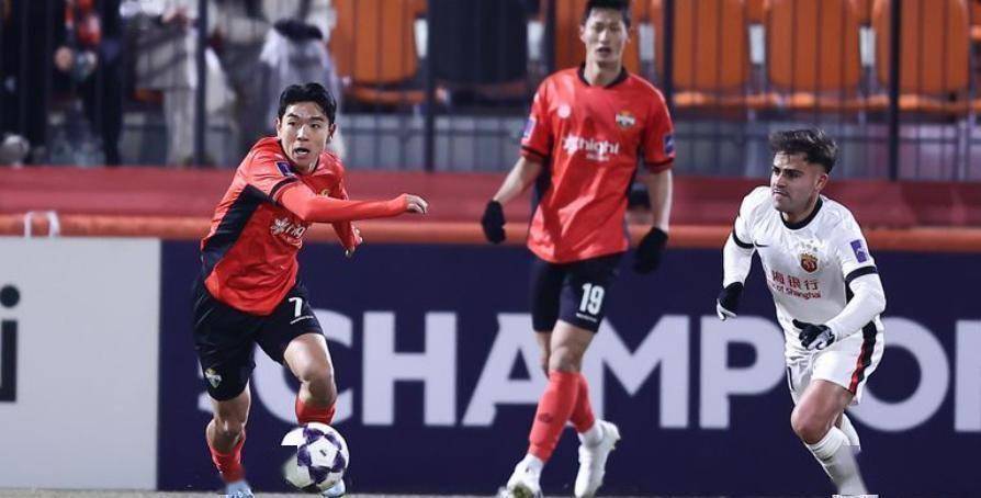 爱游戏-赛地聚焦：亚冠冲刺阶段热度飙升，马赛远射贴柱，目标明确，年轻球员得到机会的简单介绍