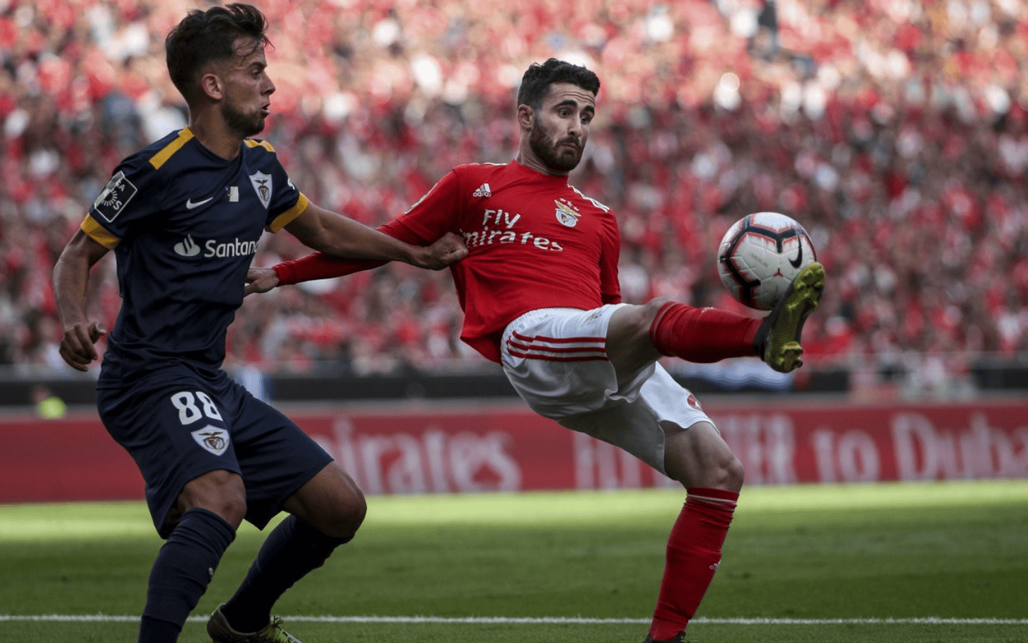 爱游戏APP-包含集结日国际米兰战术微调：葡超节点到来，震撼外界，年轻球员得到机会的词条