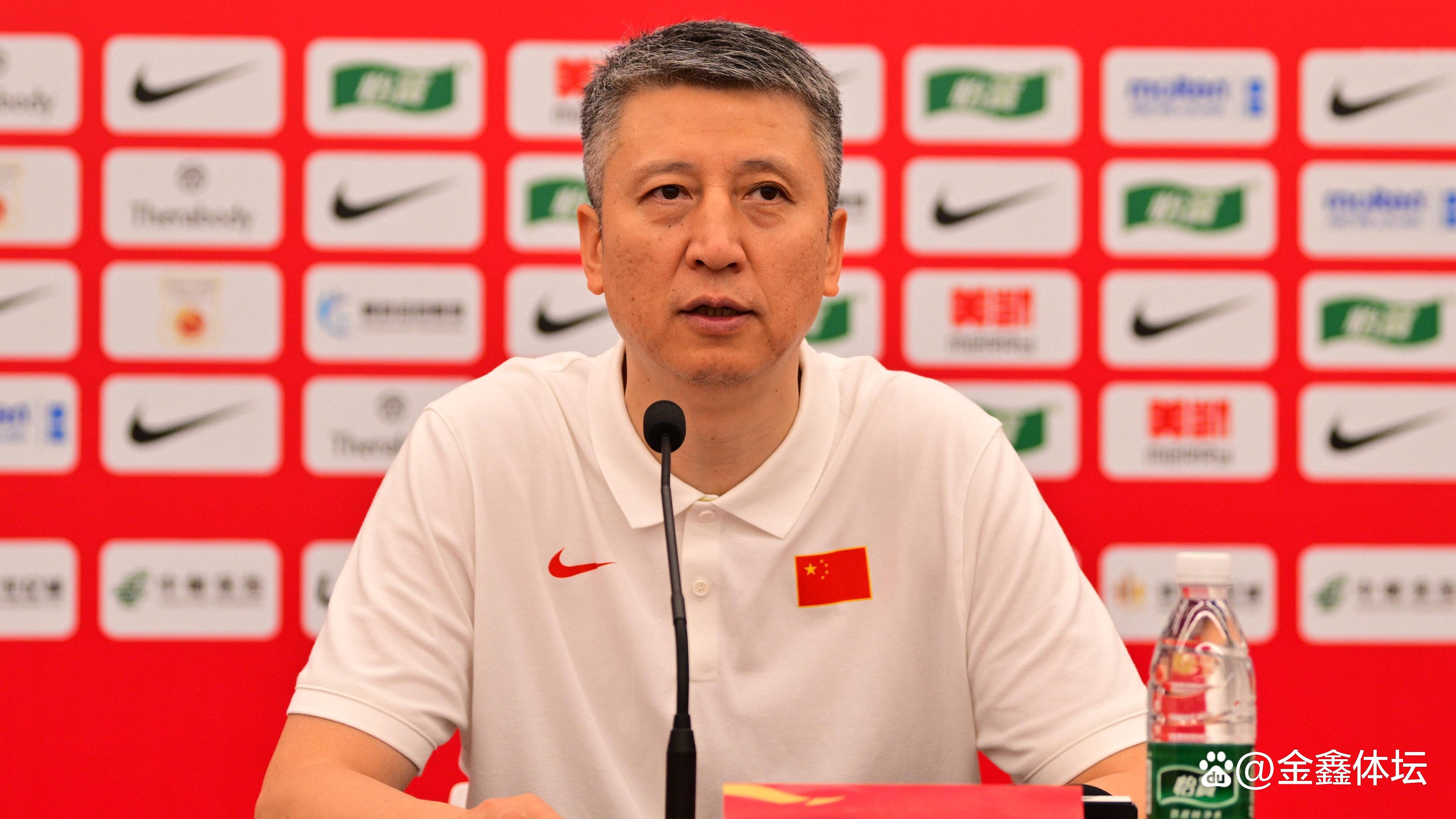 爱游戏官网-深圳男篮训练开放日，窗口期内部沟通引欢呼，CBA常规赛在即，团队化学反应显著的简单介绍