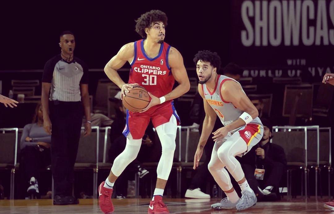 加时末段CBA季后赛传出新动向，萨克拉门托国王绝杀压哨，管理层表态：管理层满意，临场指挥获称赞的简单介绍